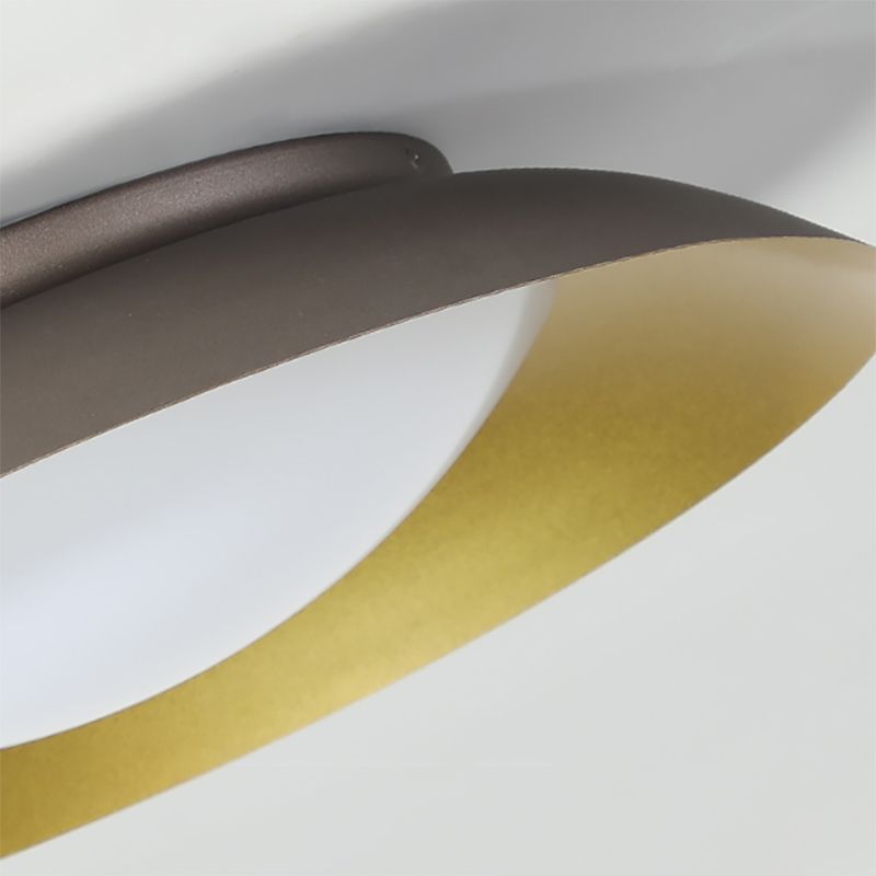 Rebenos Round Metal Flush Mount Ceiling Light, Brass