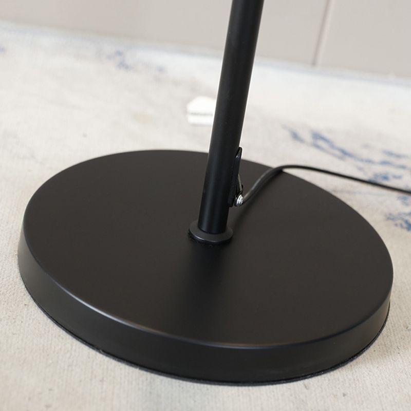 Jonitok Minimalistic Linear Floor Lamp, Metal, Black/White