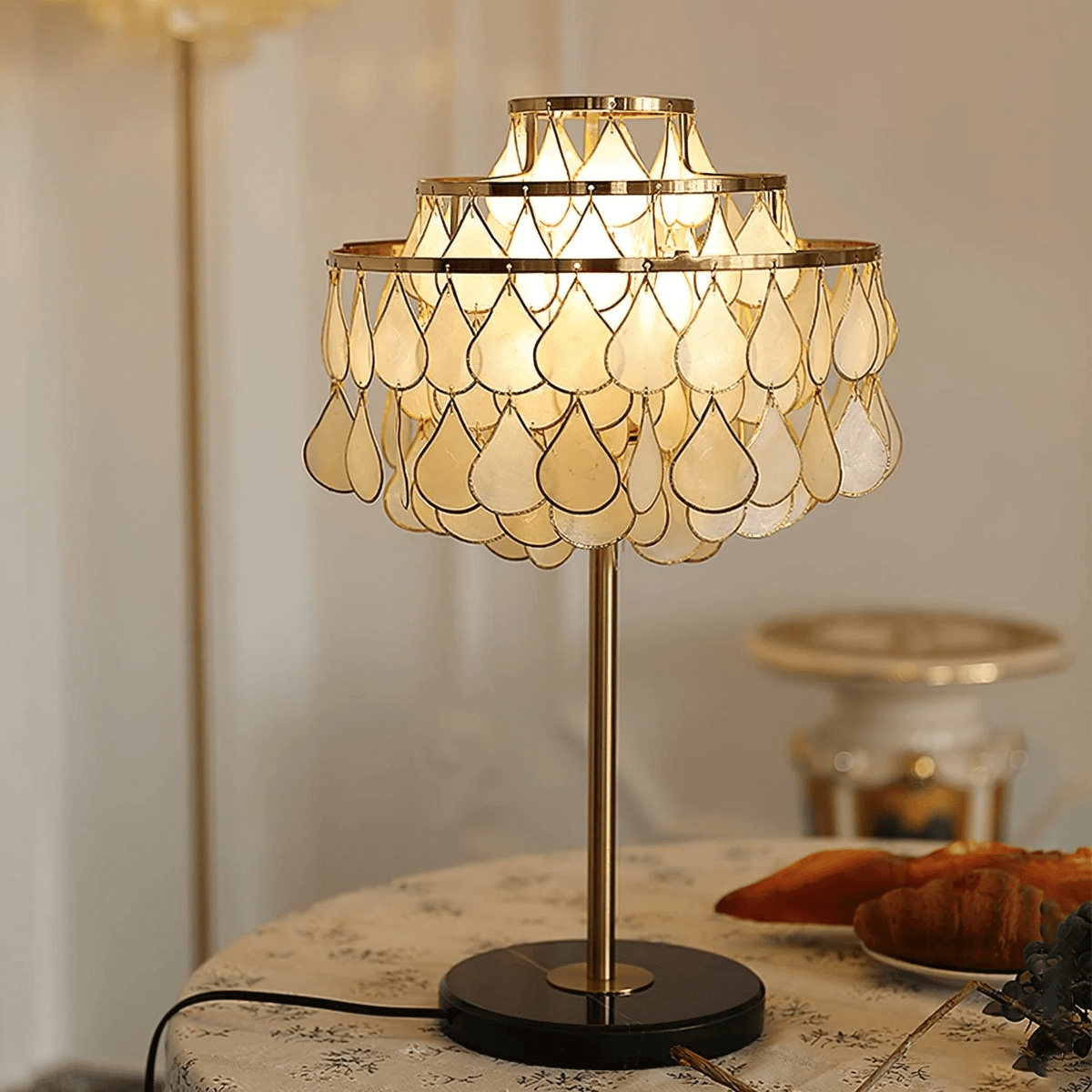 Jacob Luxury Teardrops Shell Table Lamp