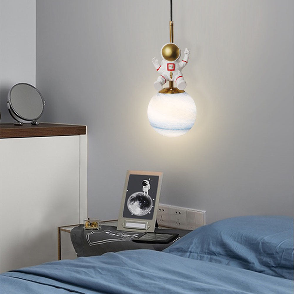Pupirok Pendant Light, 2 Style Astronaut