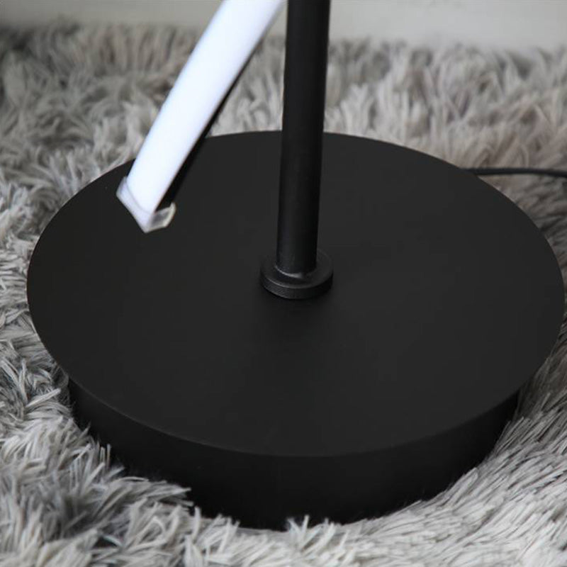 Pakaret Postmodern Linear Floor Lamp, Black/White