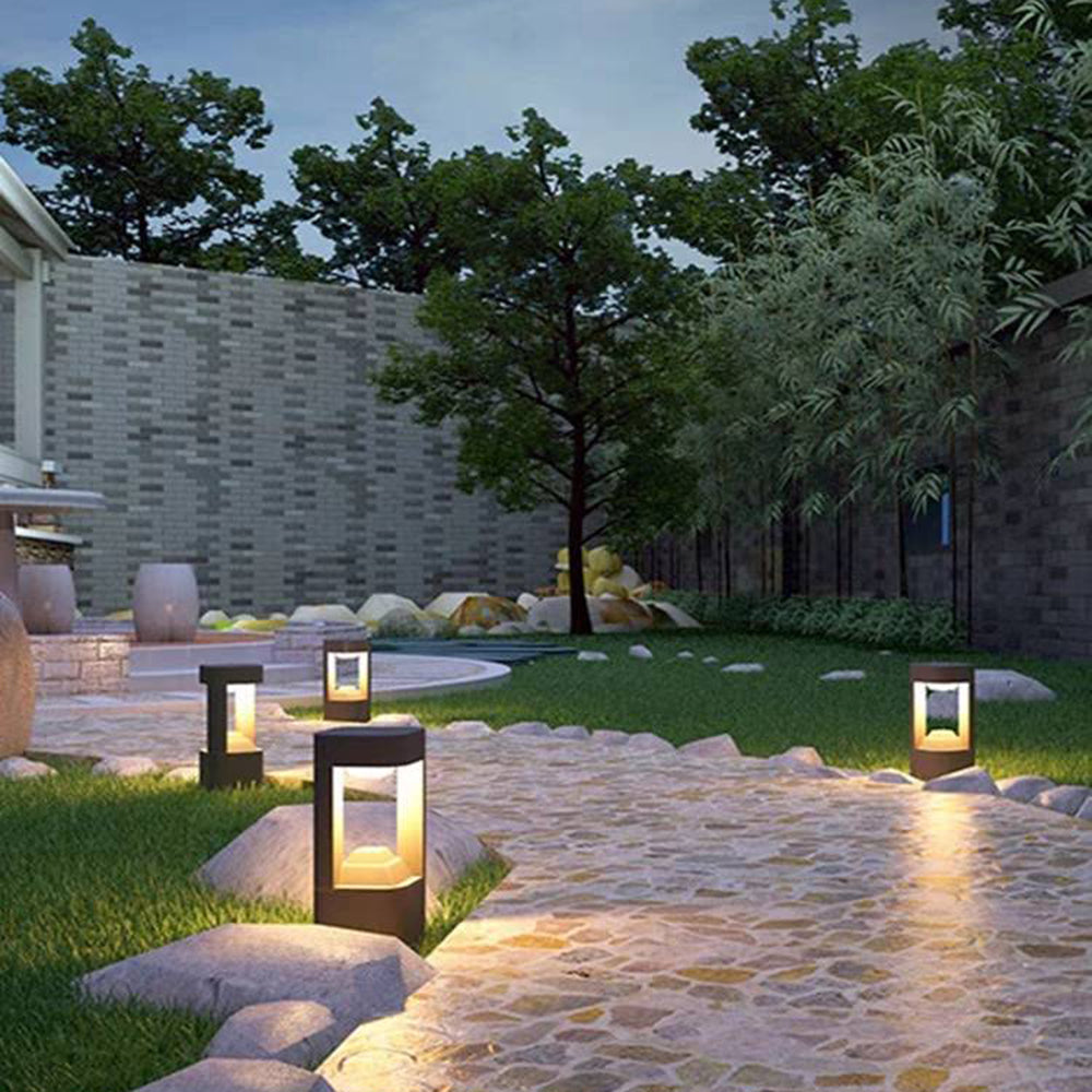 Hikevus Contemporary Metal Triangular Hollow Outdoor Path Light, Black