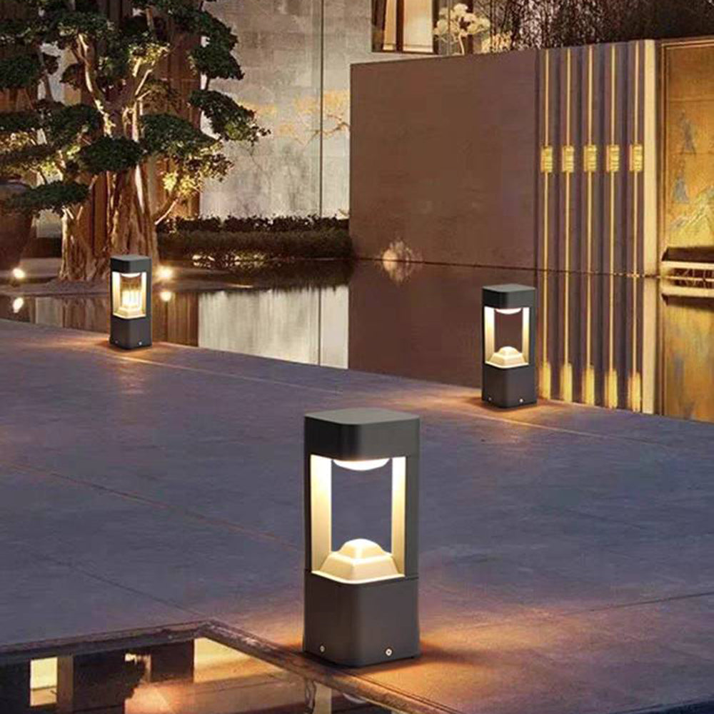 Hikevus Contemporary Metal Triangular Hollow Outdoor Path Light, Black