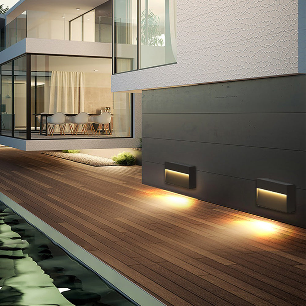 Zoduted Metal Rectangular Outdoor Deck/Step Light, Black