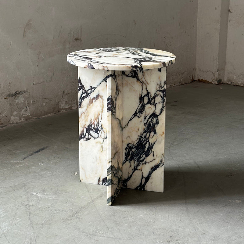 Seleneria Marble Side Table Accessories