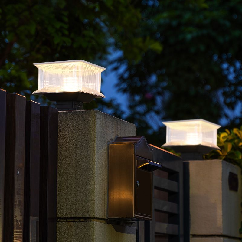 Vedovir Contemporary LED Rectangular Metal Outdoor Lamp, Black