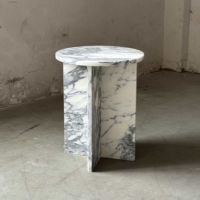 Seleneria Marble Side Table Accessories