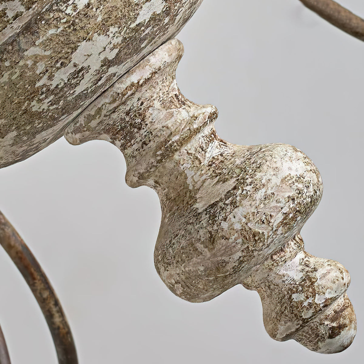 Waegnuvyn Traditional Candle Metal Chandelier