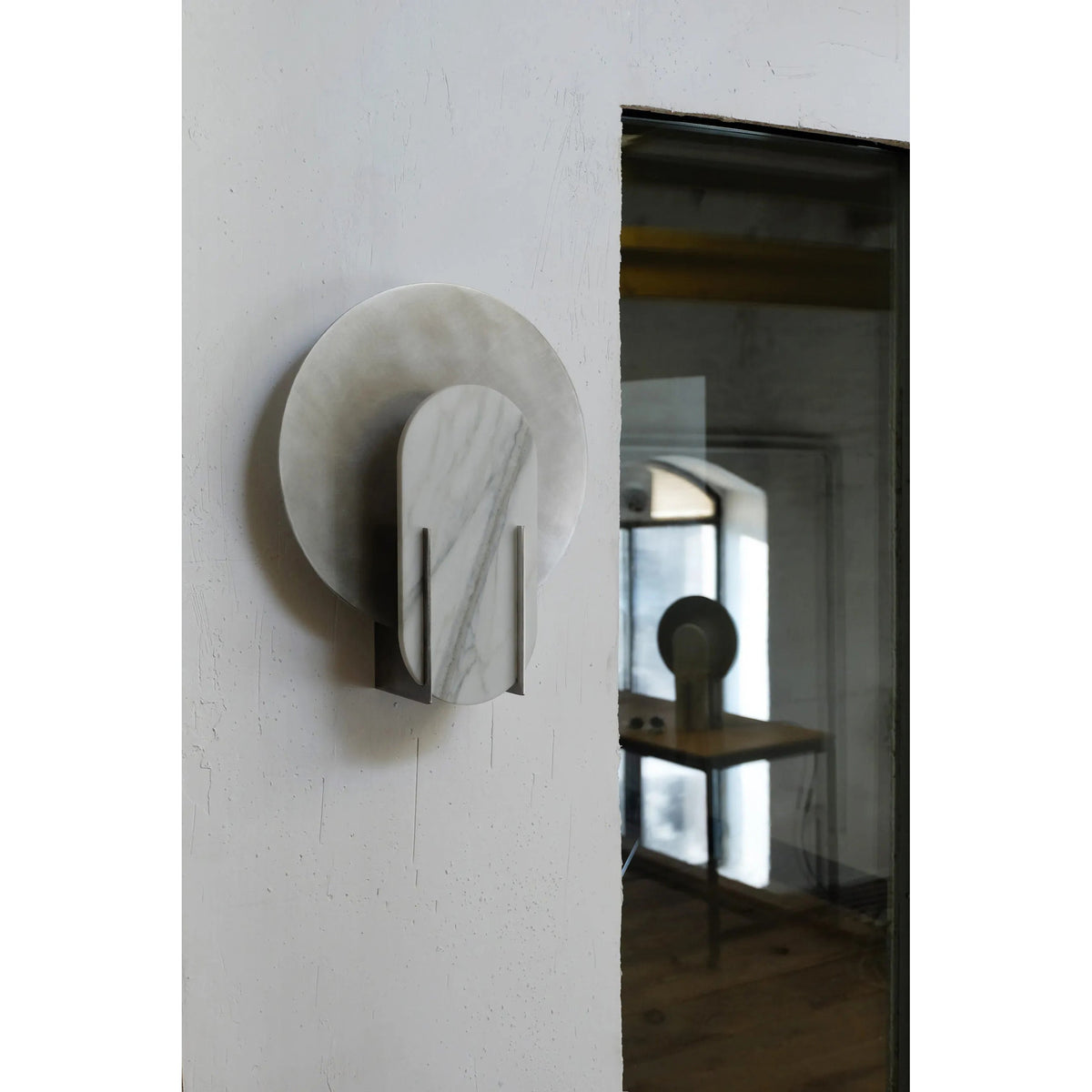 Ardiella Contemporary Metal Wall Lamp