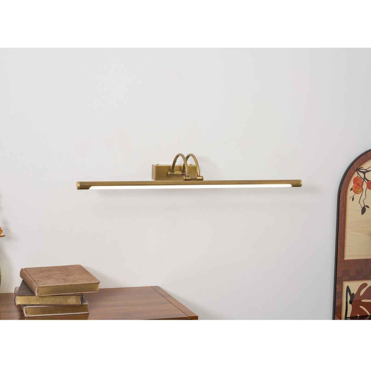 Rovienne Wall Lamp
