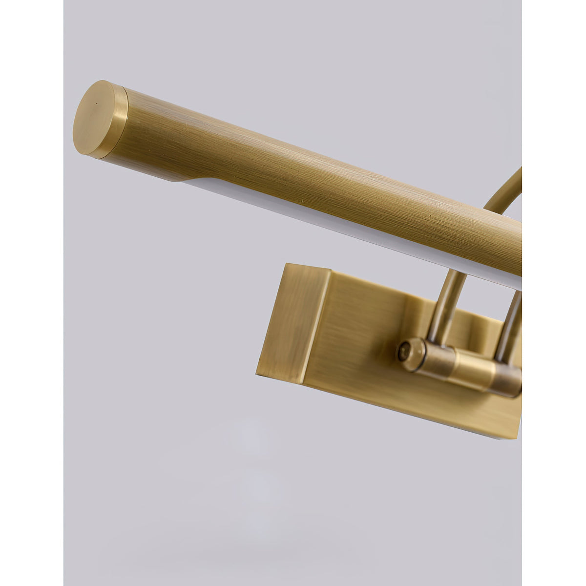 Rovienne Wall Lamp