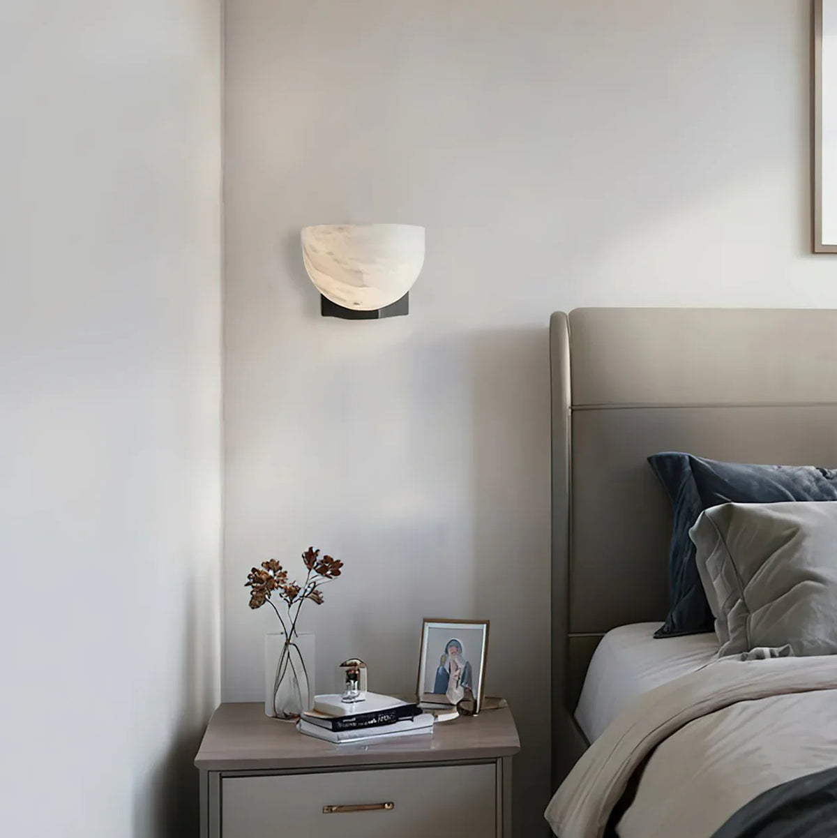 Ando Minimalist Alabaster Wall Lamp