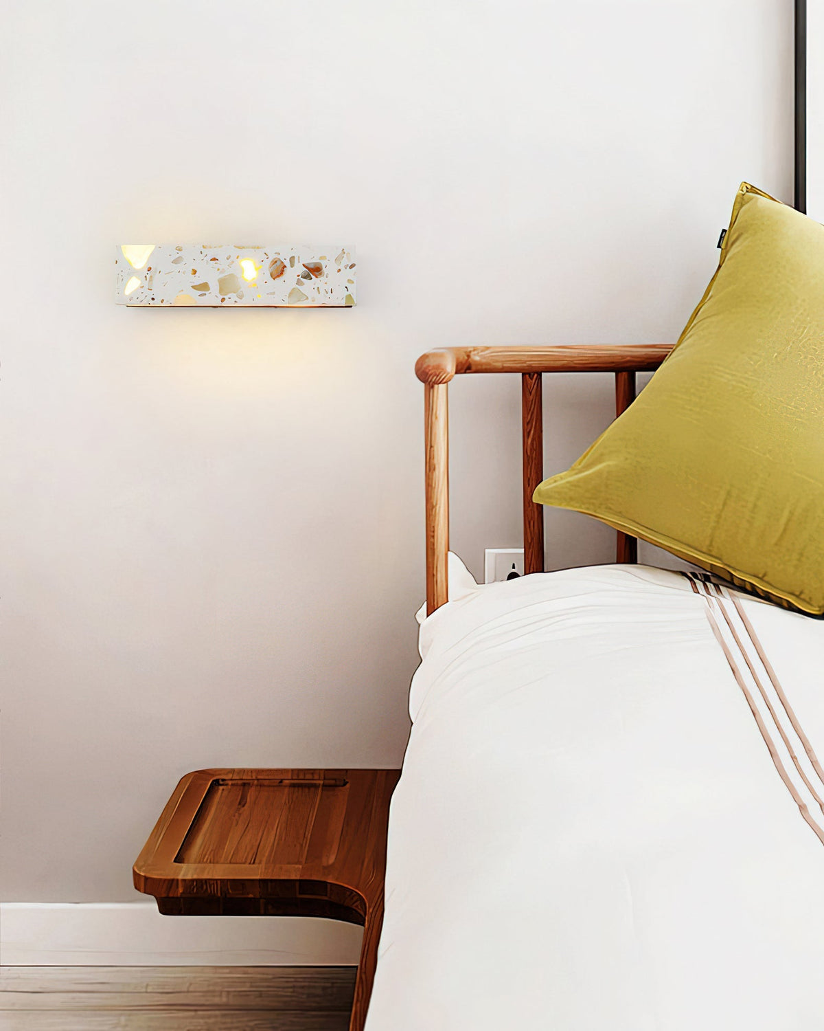 Elaaora Wall Lamp