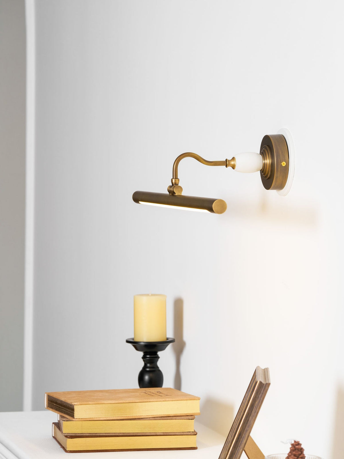 Havenview Art Linear Indoor Wall Light