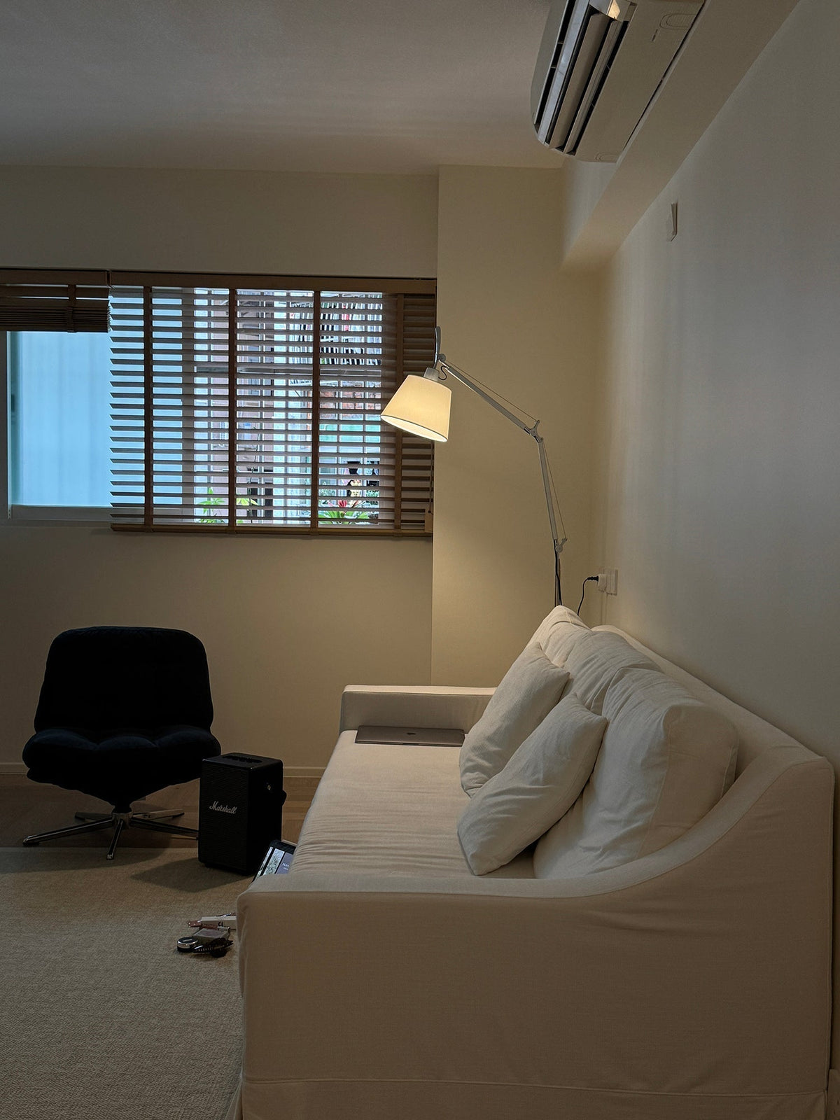 Orelinelia Floor Lamp