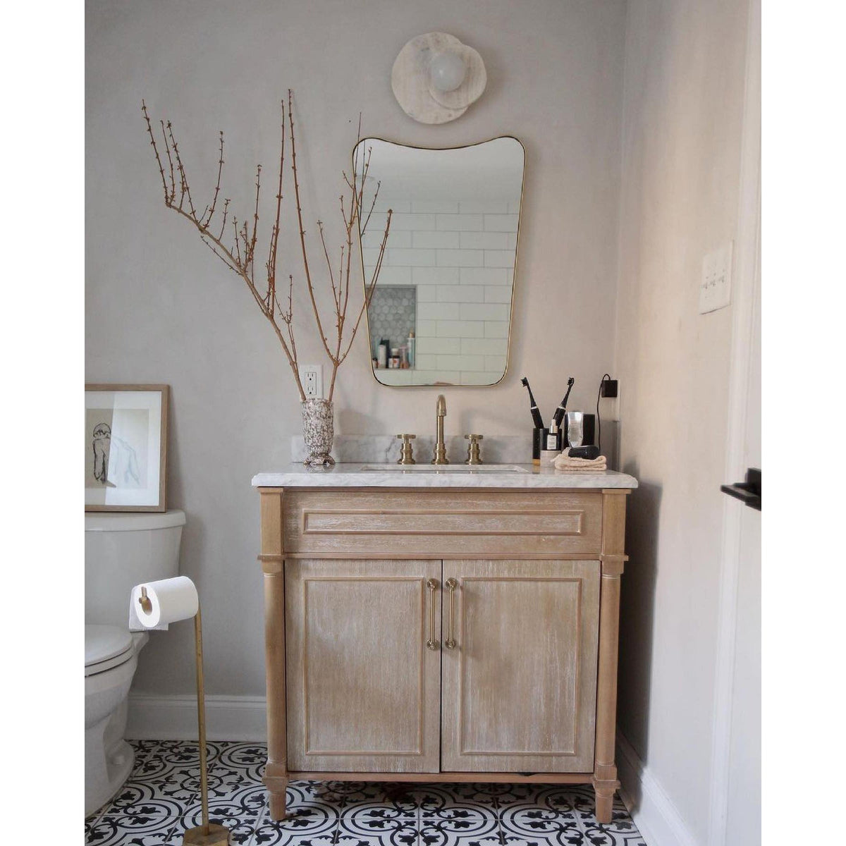 Alorarae Organic Alabaster Wall Light