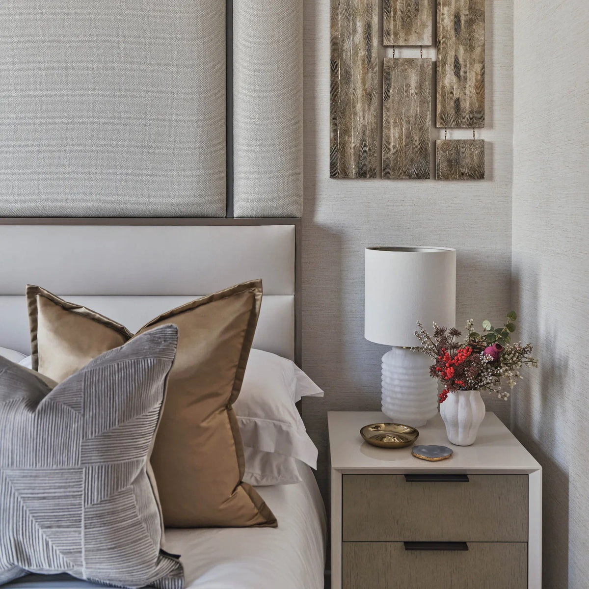 Alboiella Contemporary Alabaster Table Lamp
