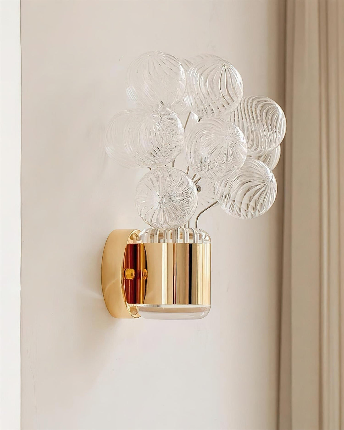 Caluora Wall Light