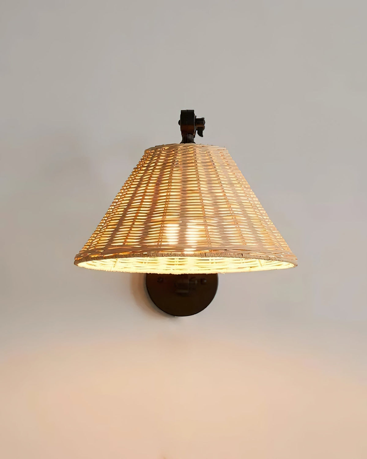 Norenira Wall Lamp