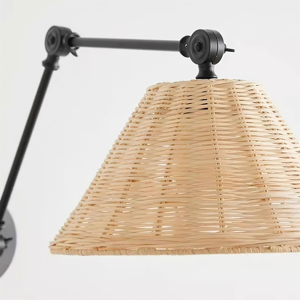 Norenira Wall Lamp