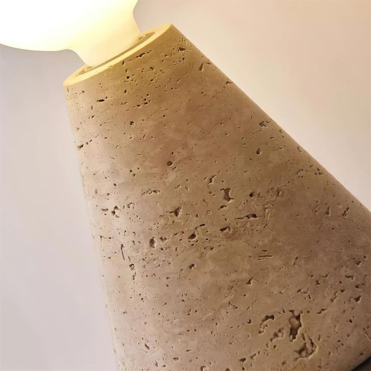 Elaalise Table Lamp