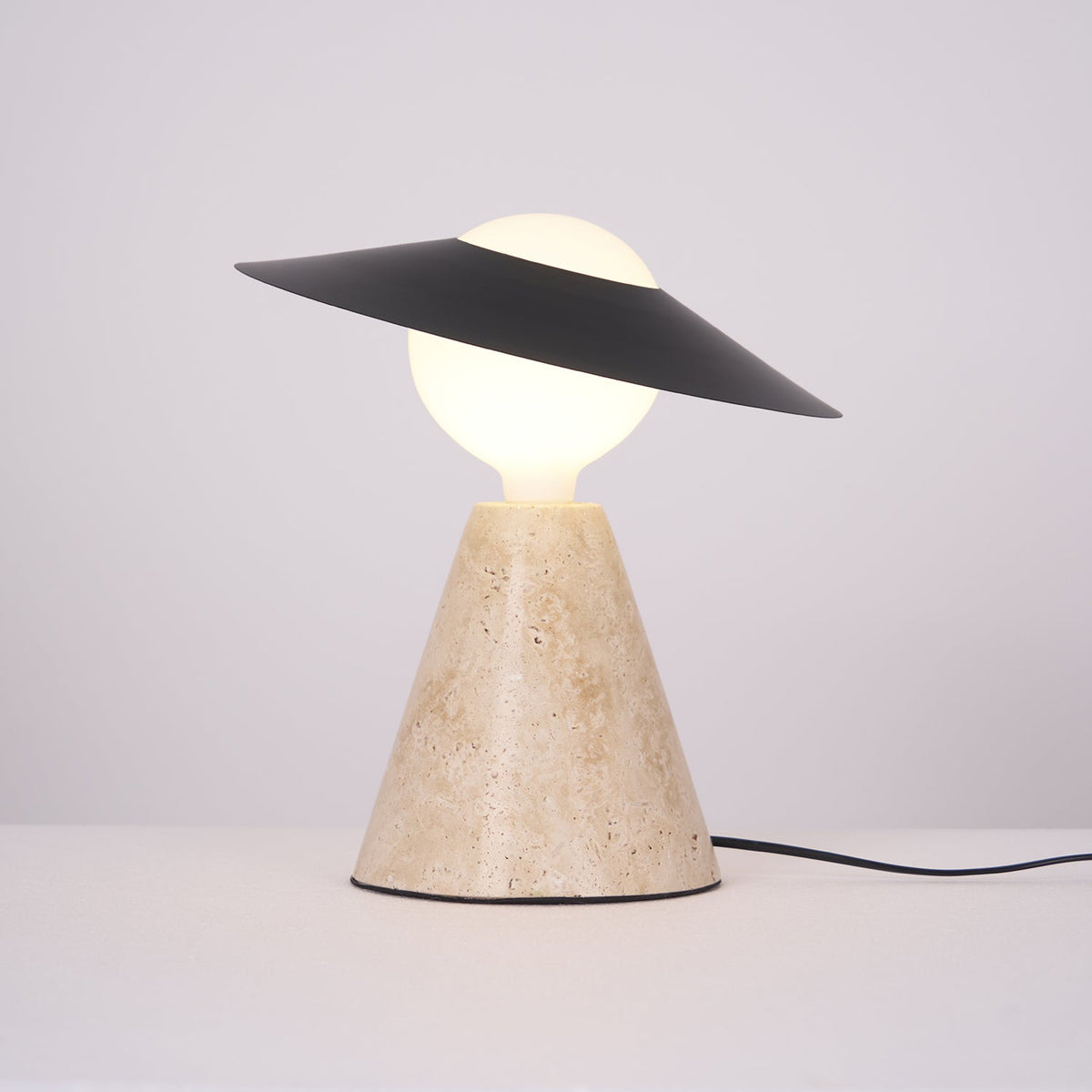 Elaalise Table Lamp