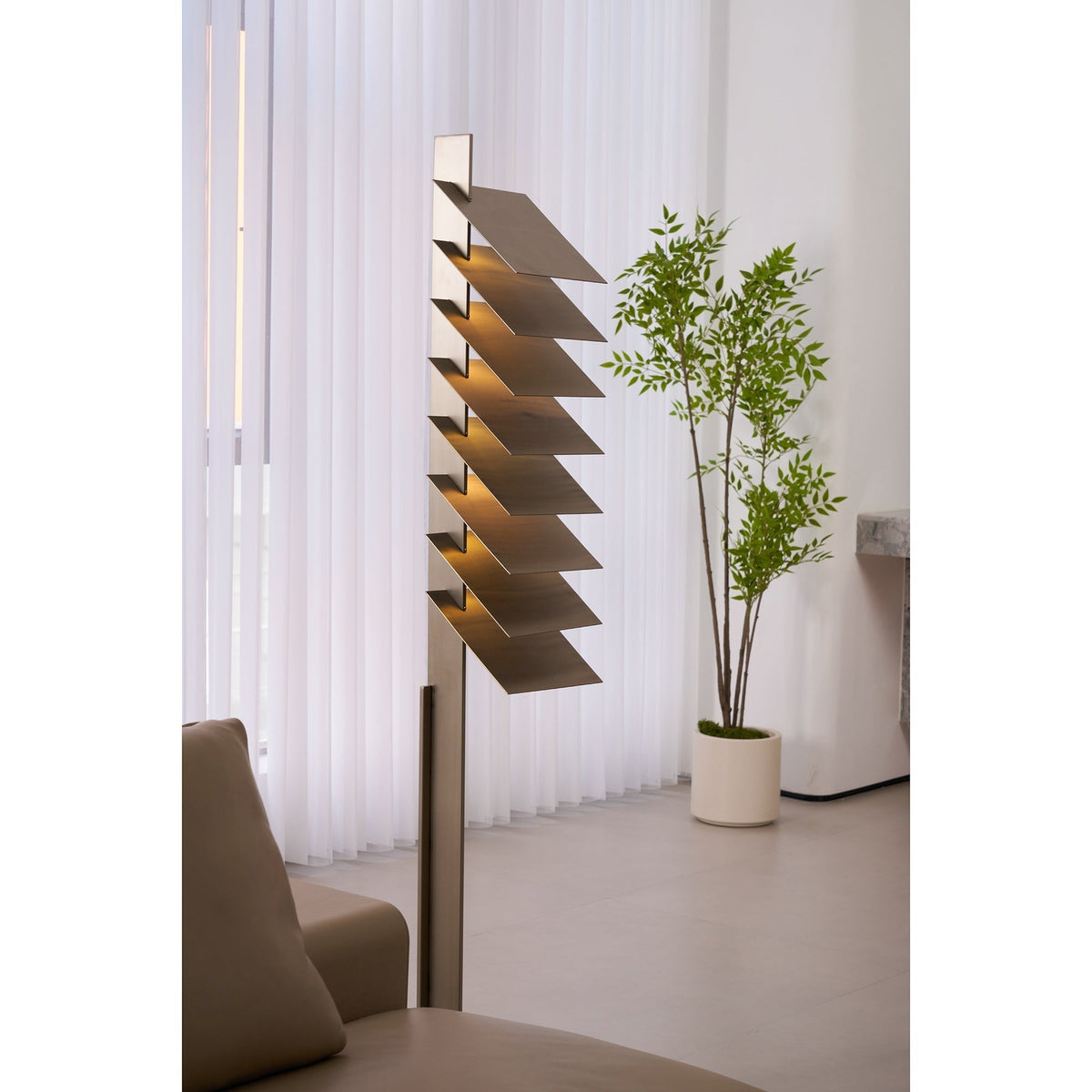 Virauena Floor Lamp