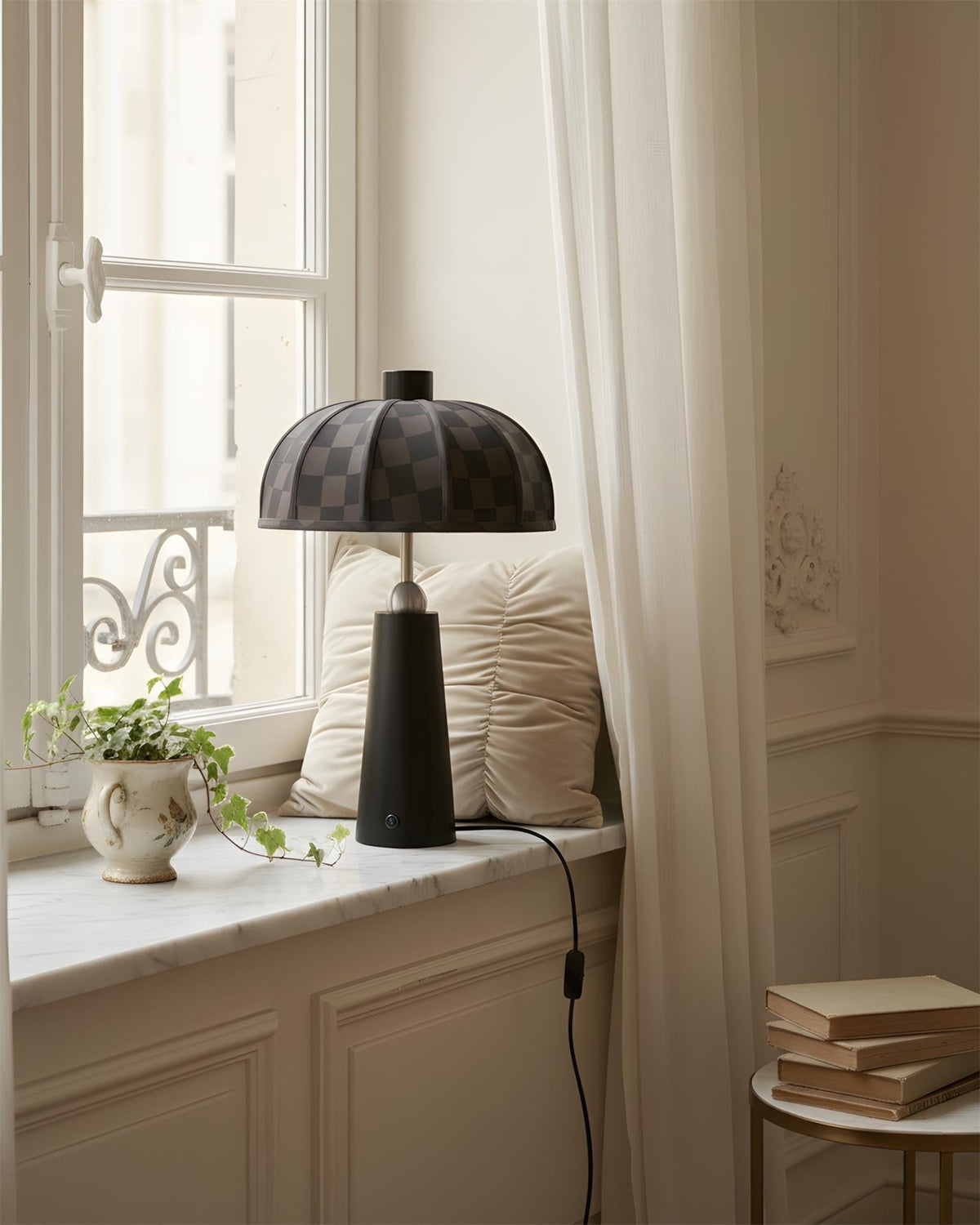 Soruia Table Lamp