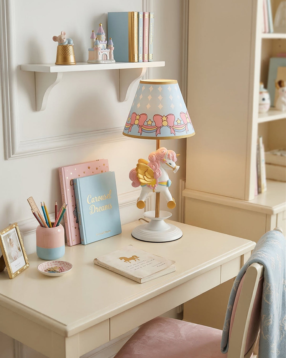 Avenivaya Table Lamp