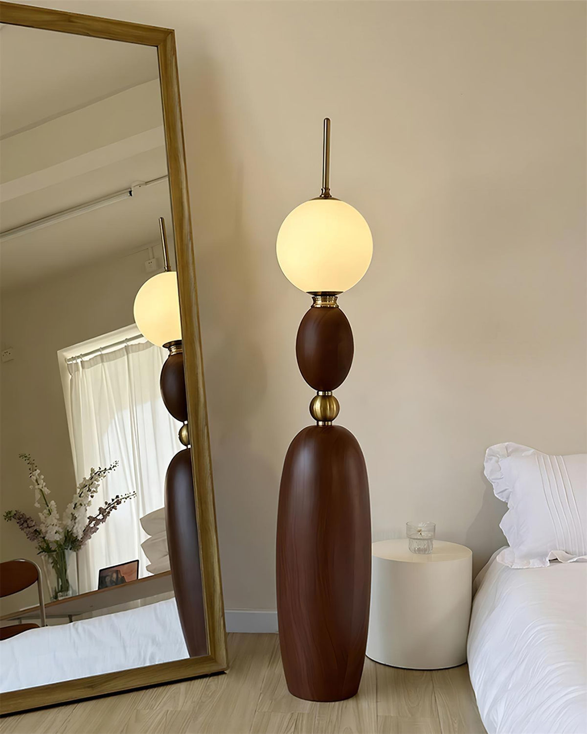 Viraalelia Floor Lamp