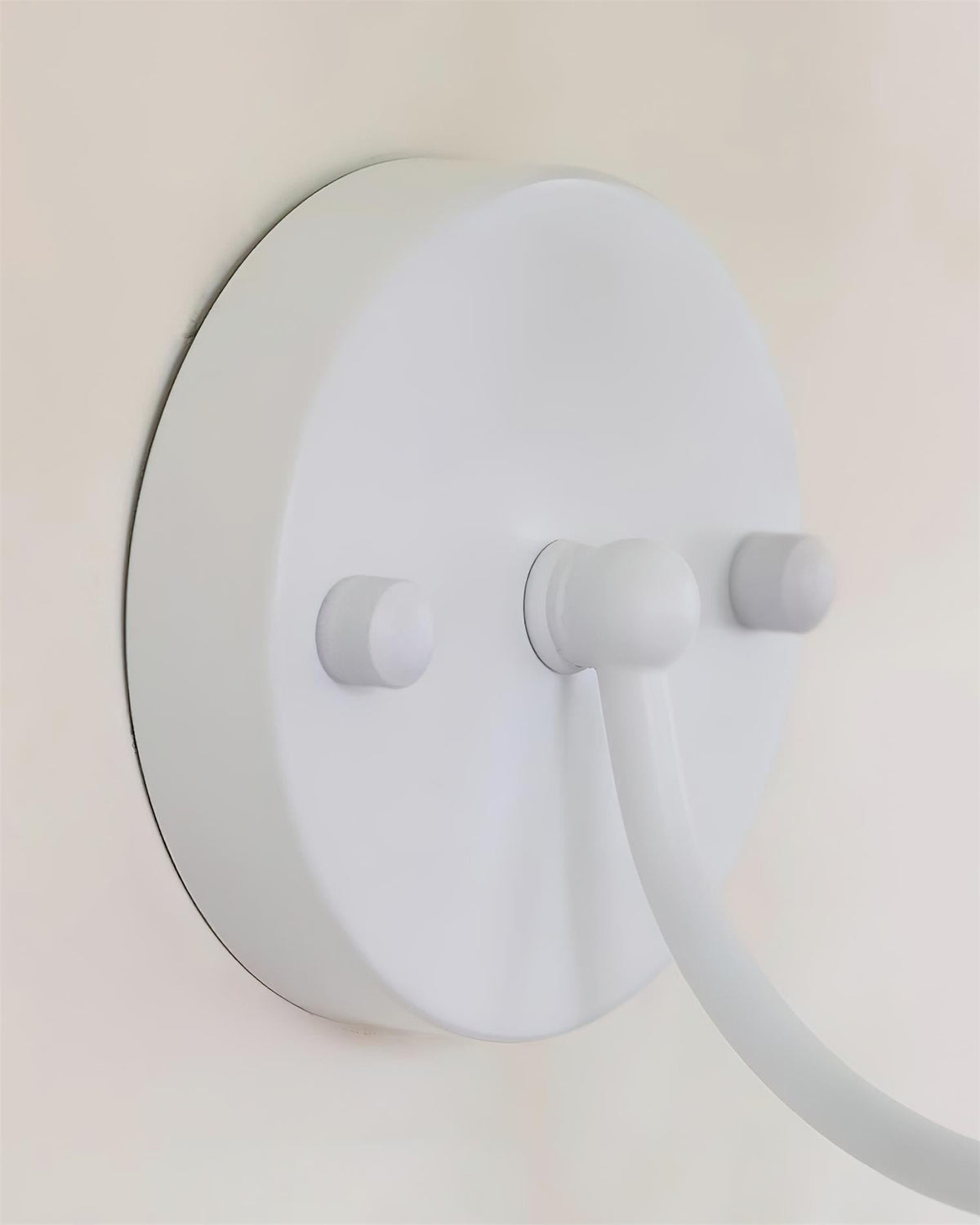 Avenivelia Wall Lamp
