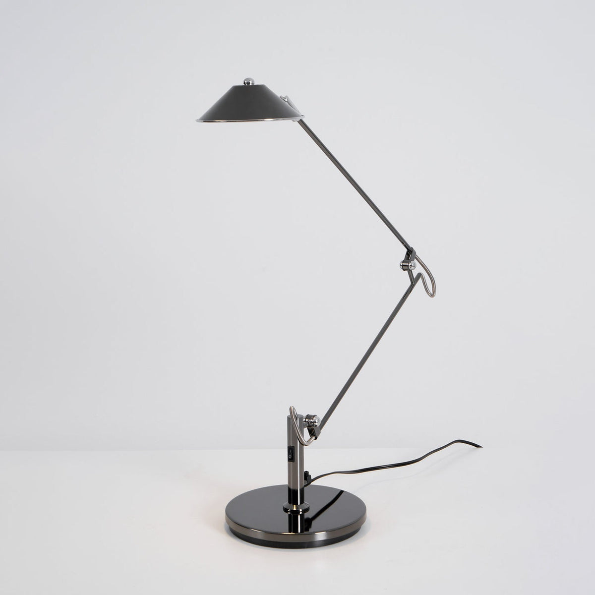Selinaya Articulated Table Lamp
