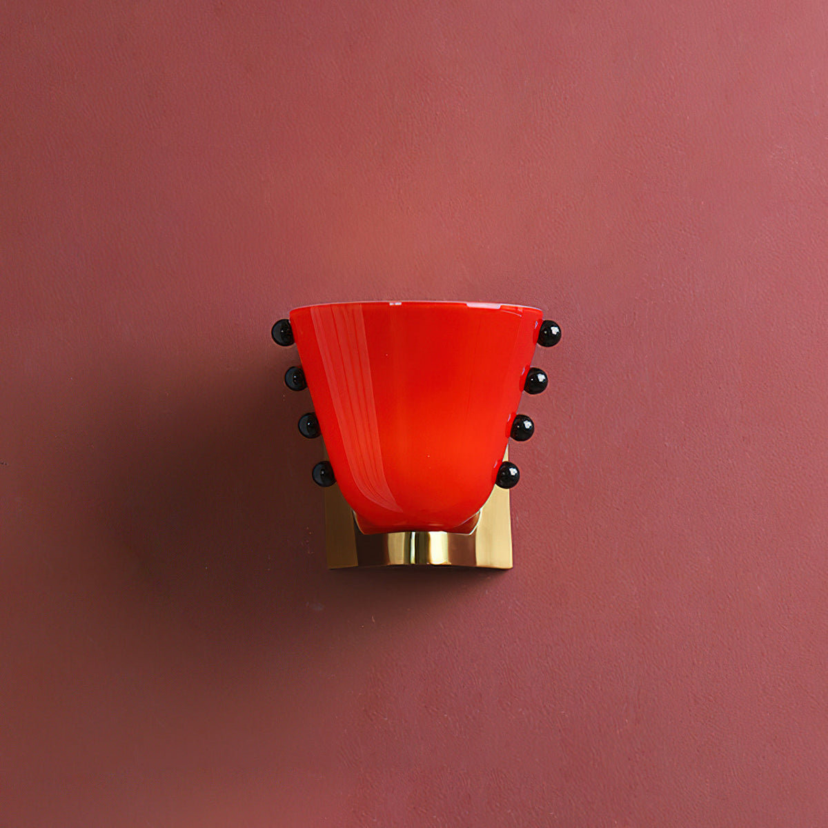Emeranthe Wall Lamp