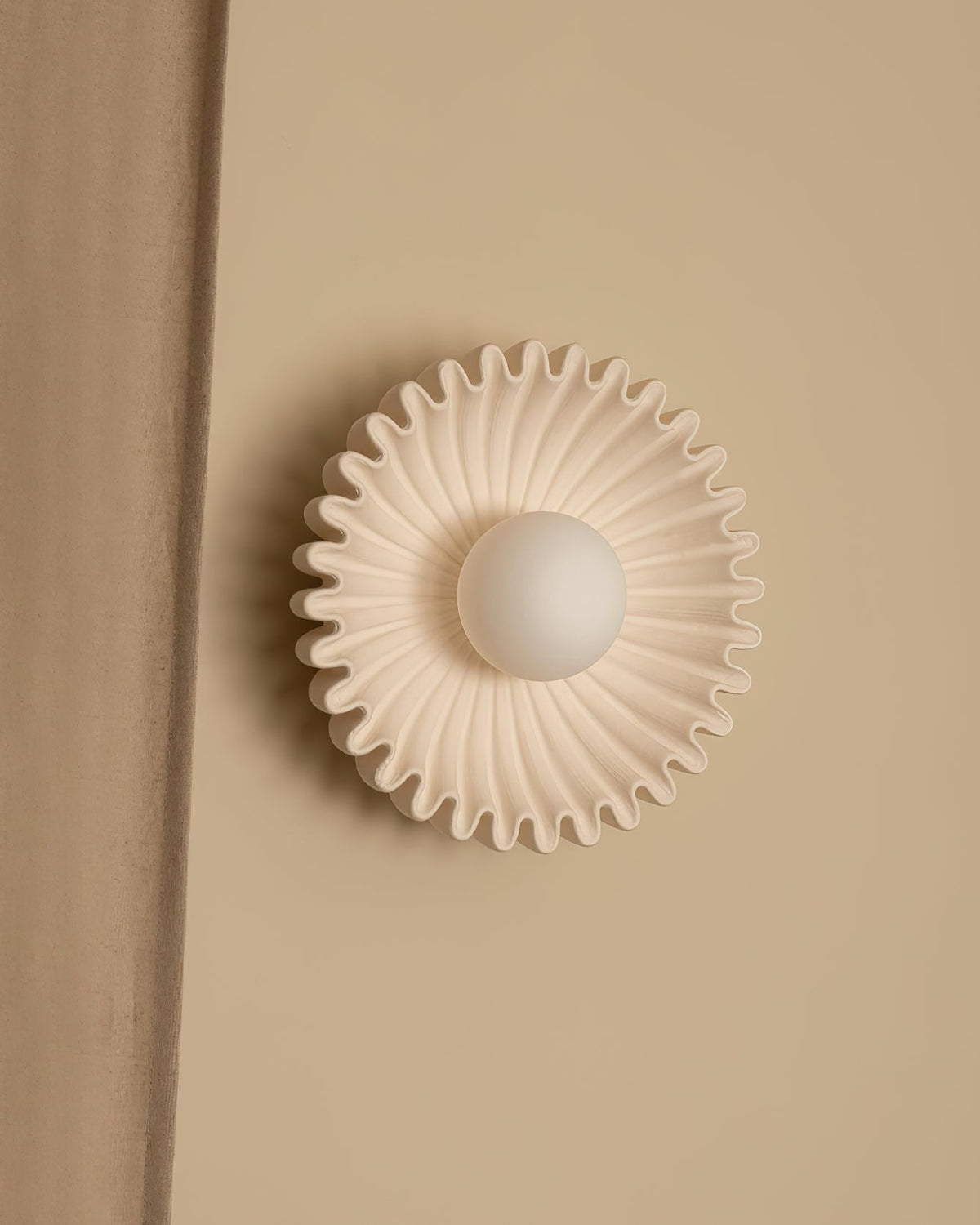 Avenisielle Wall Lamp
