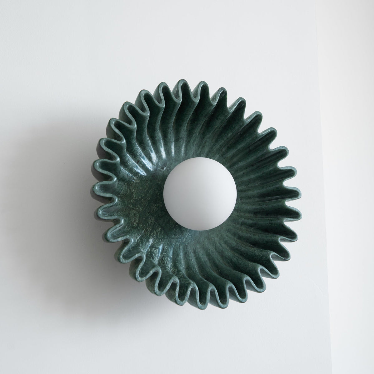 Avenisielle Wall Lamp