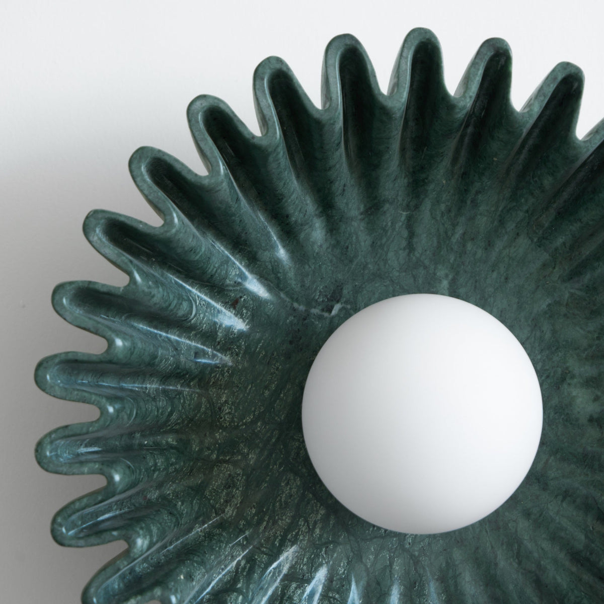 Avenisielle Wall Lamp