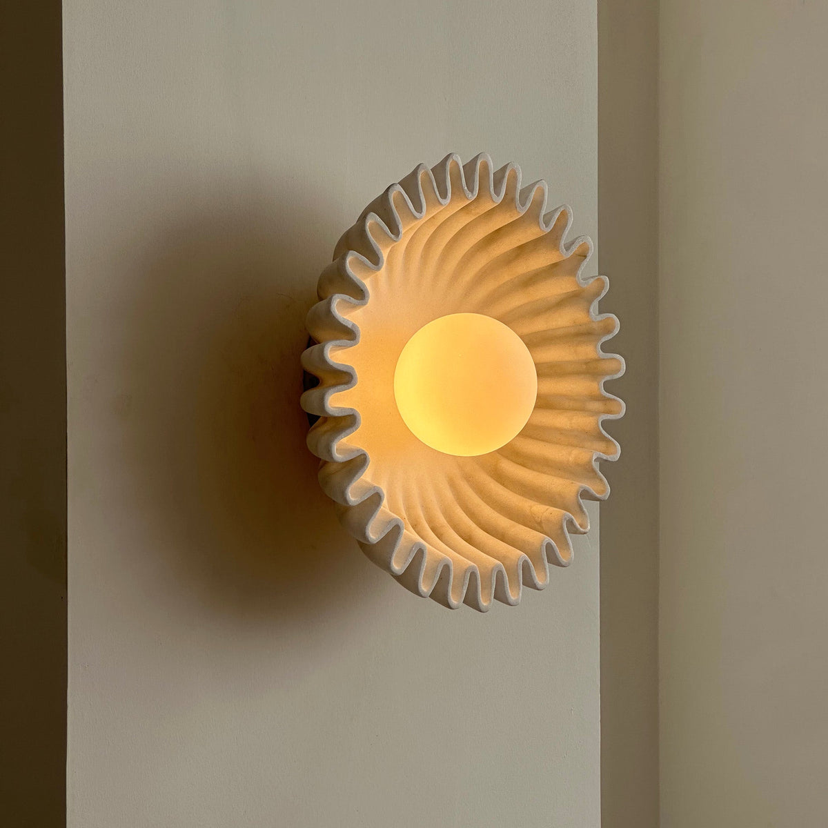 Avenisielle Wall Lamp