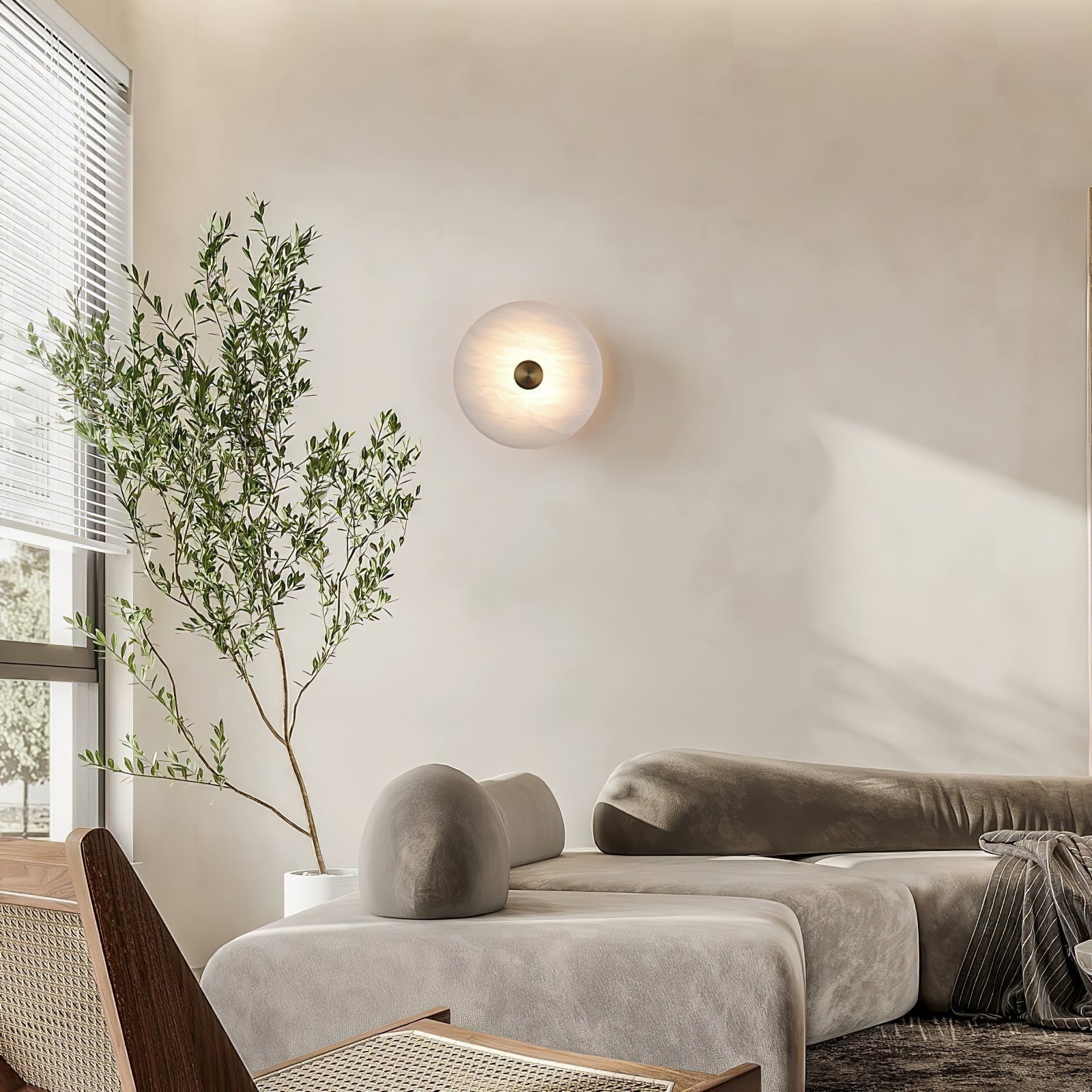 Ildvuvyu Alabaster Wall Lamp