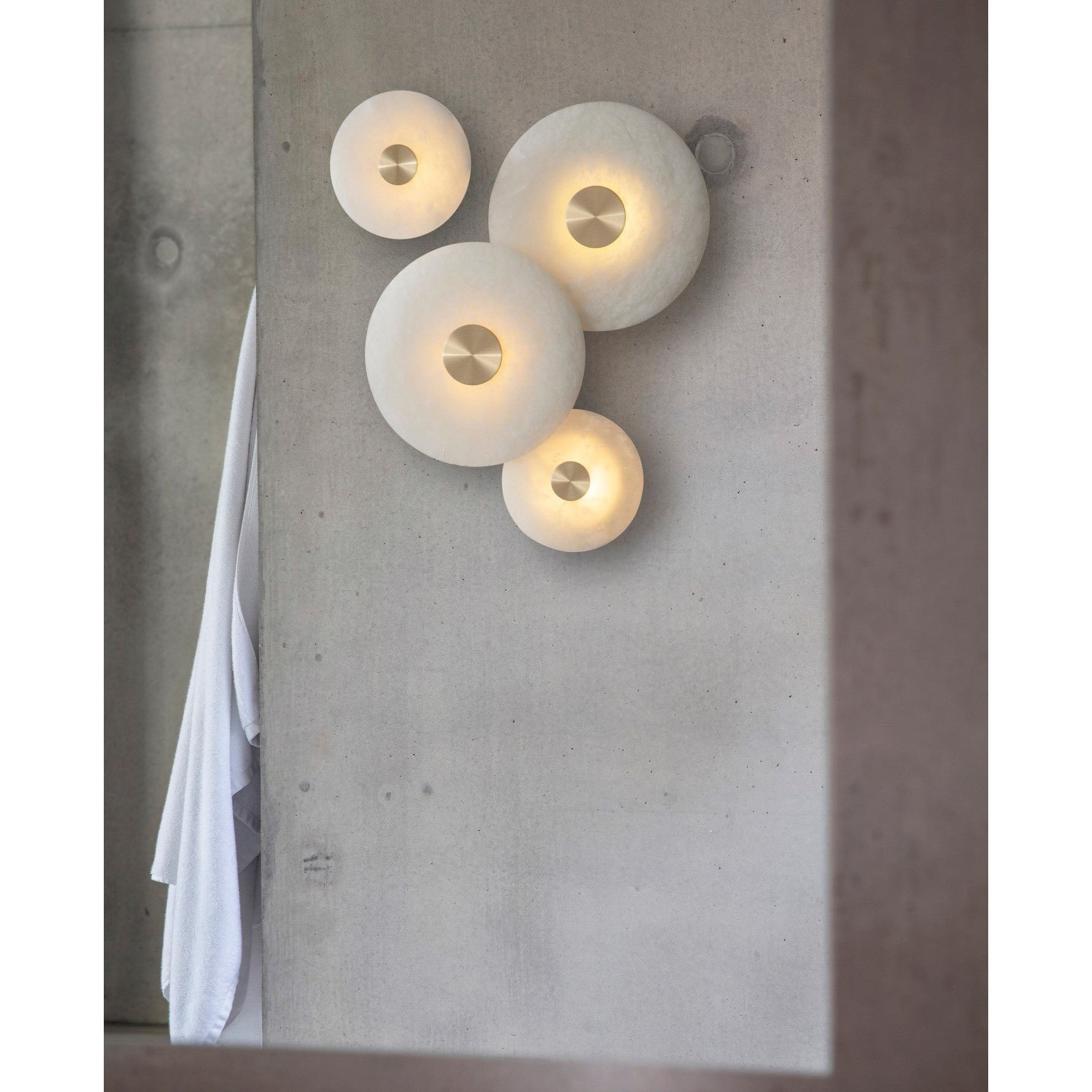 Ildvuvyu Alabaster Wall Lamp
