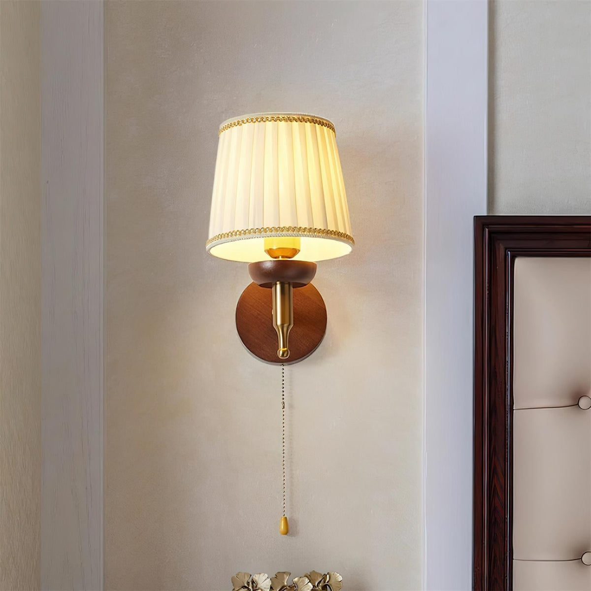 Blixen Wall Lamp Fabric Classic Gold Walnut Bedroom