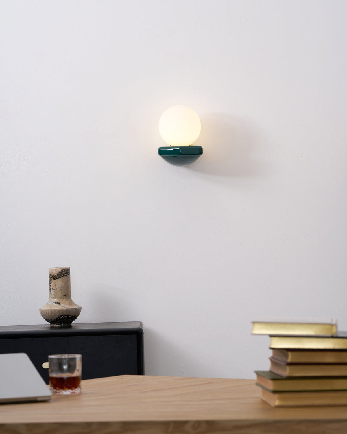 Viraerella Wall Lamp