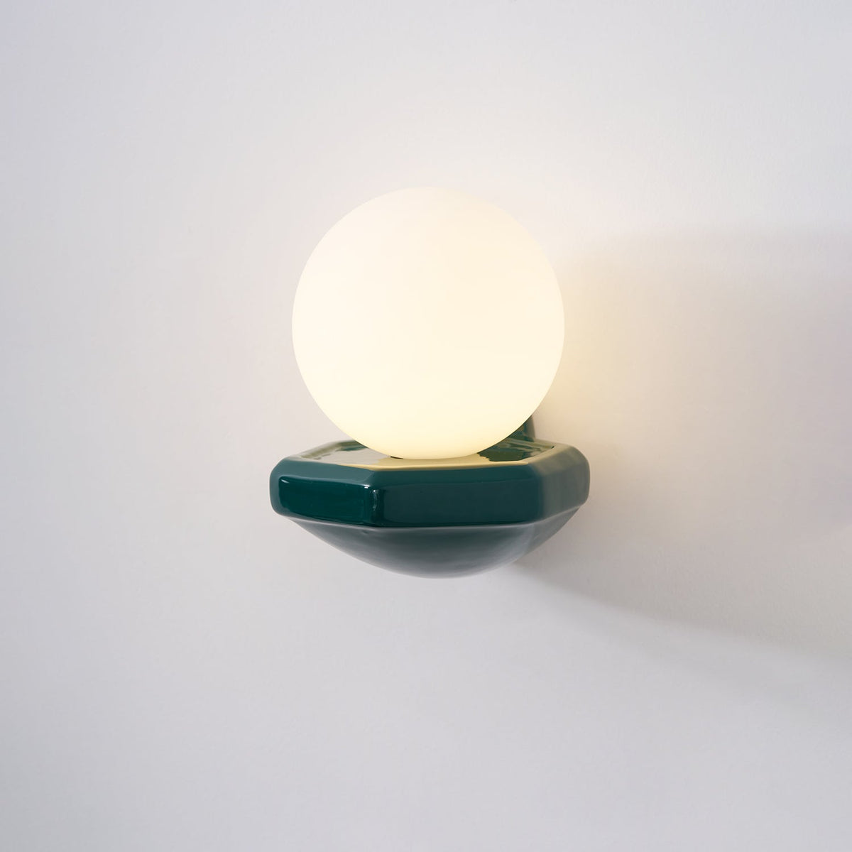 Viraerella Wall Lamp