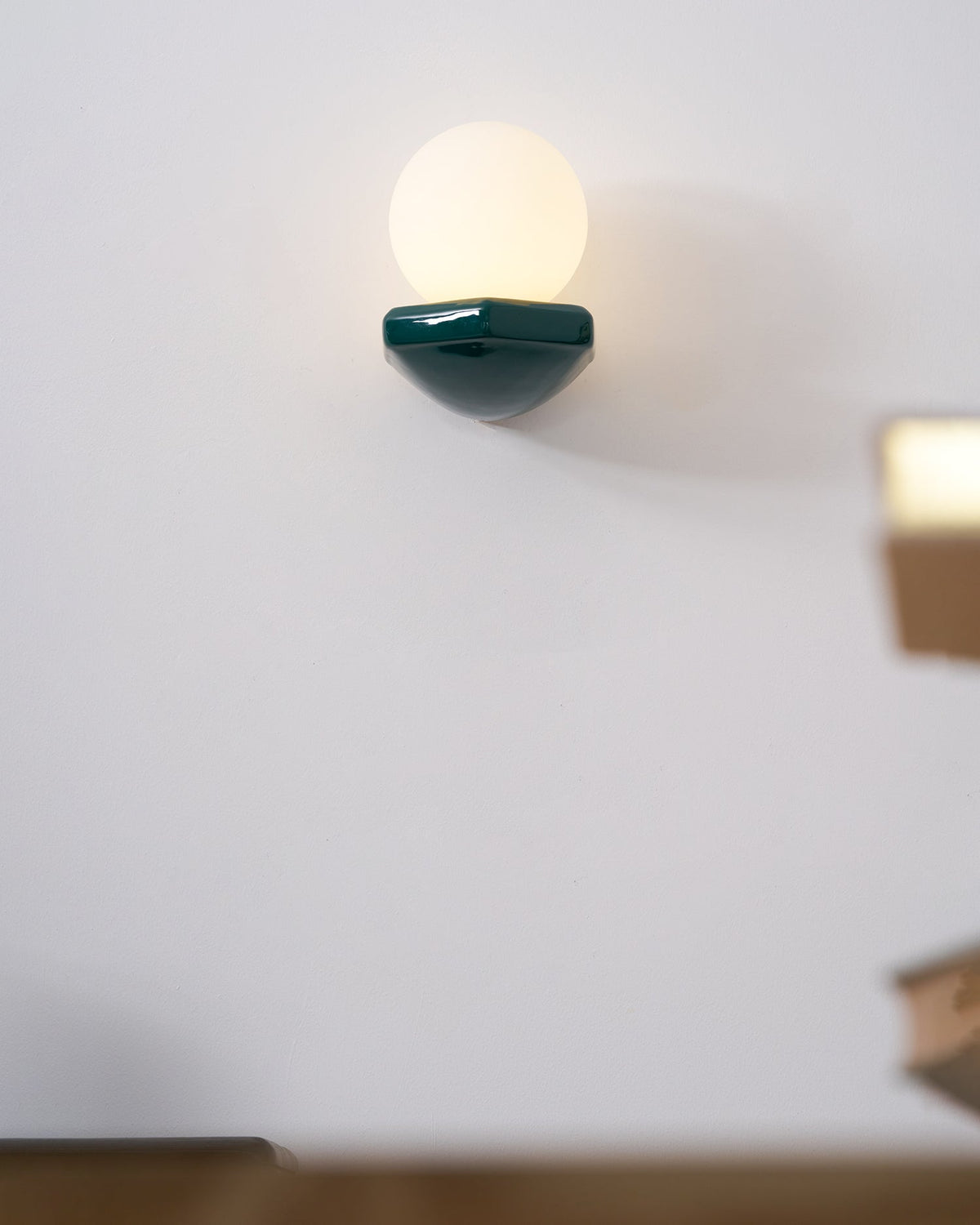Viraerella Wall Lamp