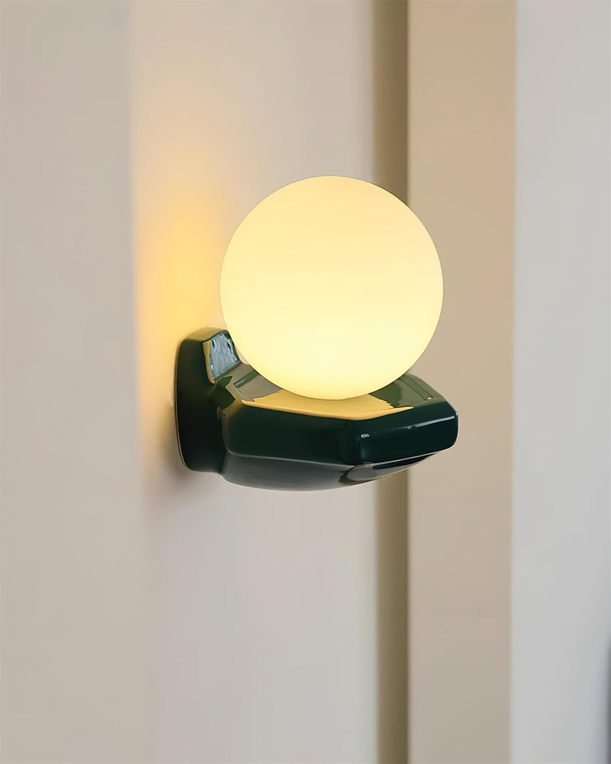 Viraerella Wall Lamp