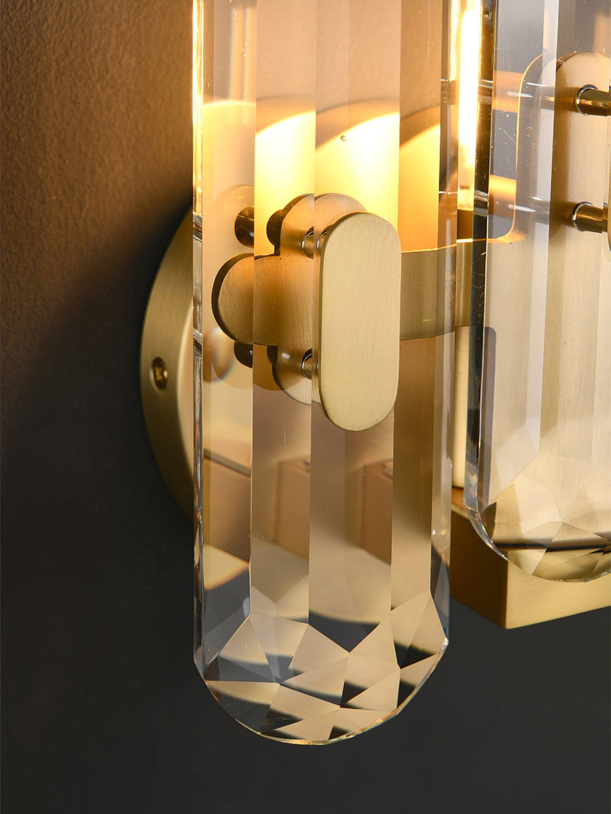Gevon Postmodern Luxury Crystal Sconce Wall Lamp