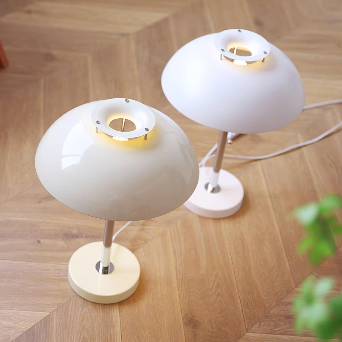 Elaelelia Table Lamp