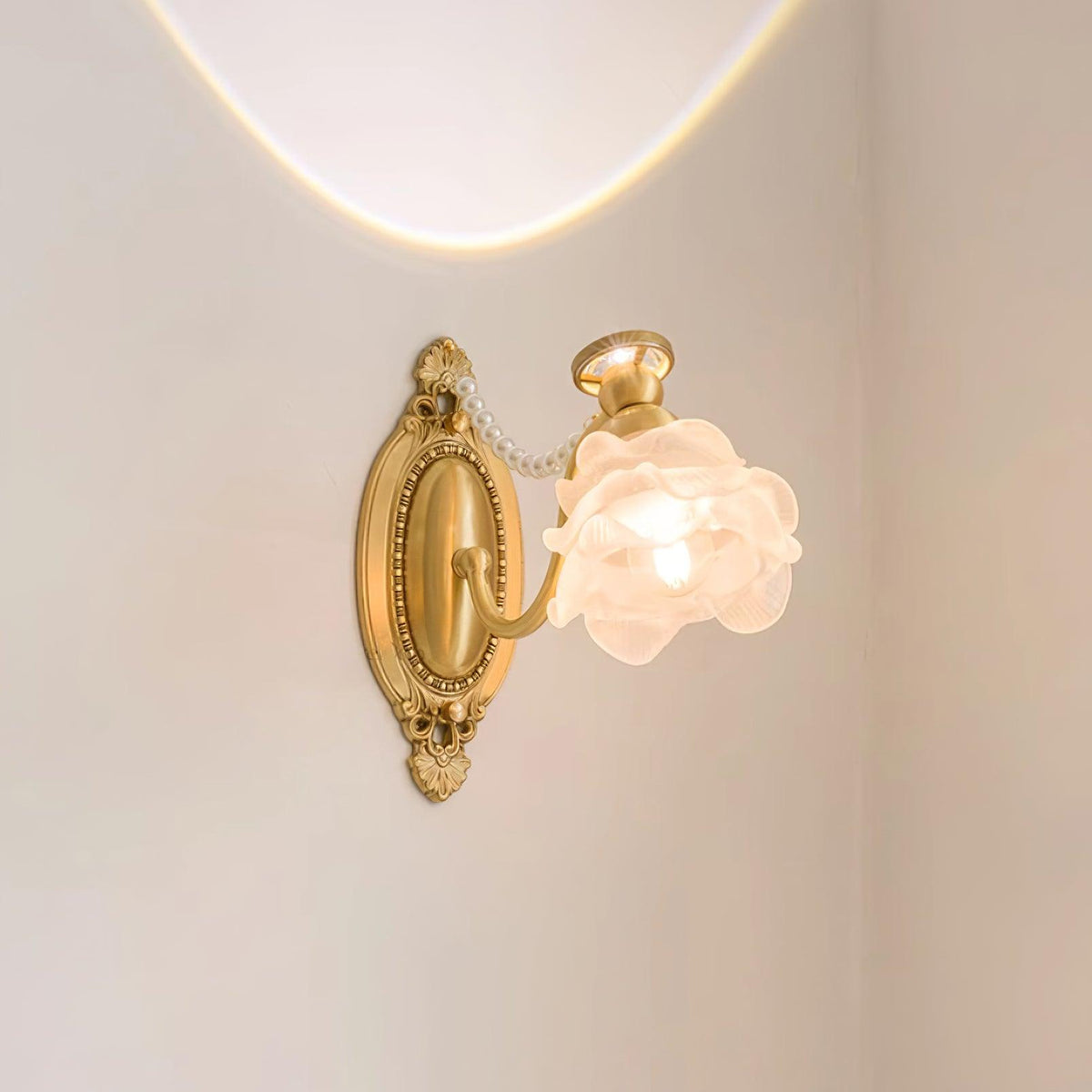 Zoey Brass Floral Wall Lamp