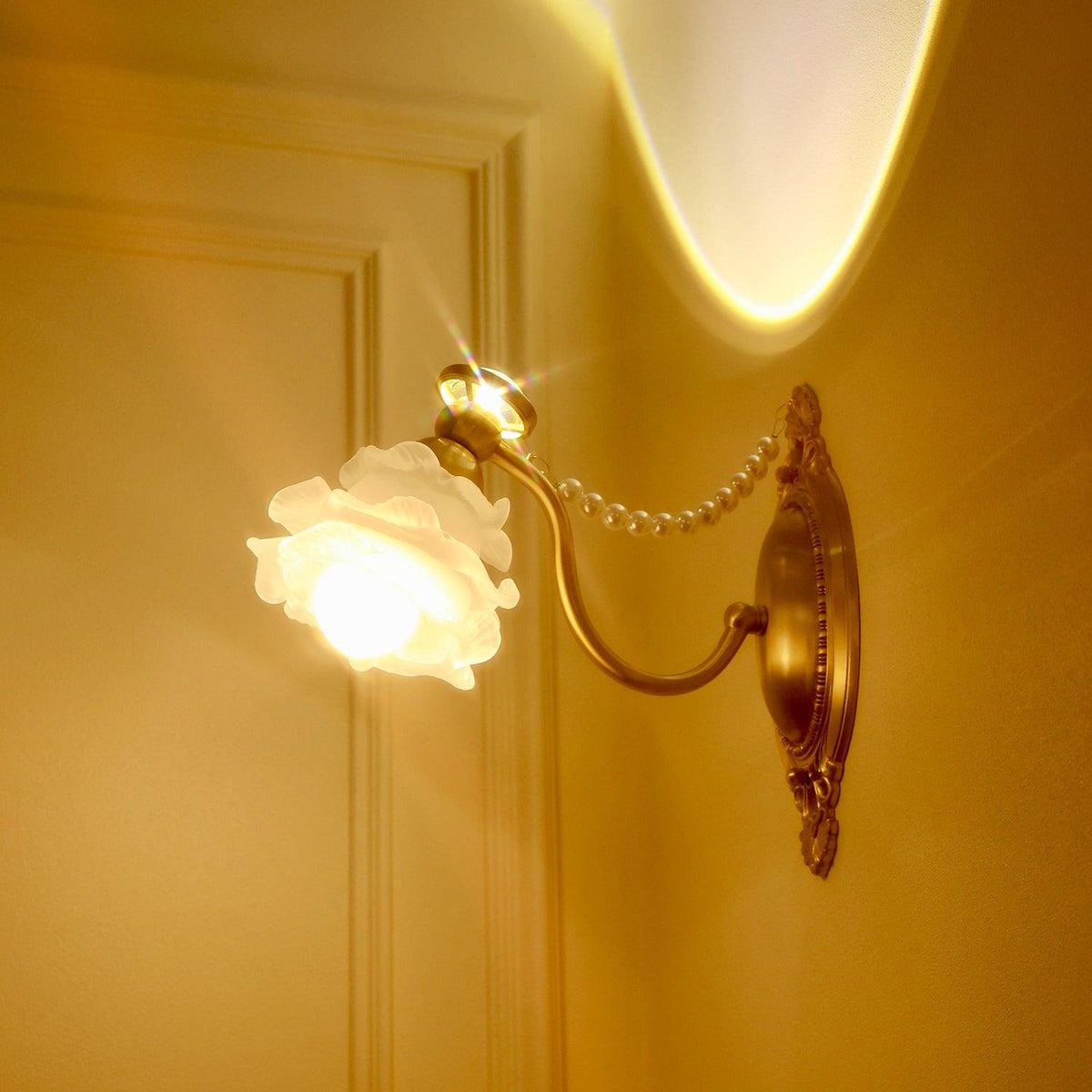 Zoey Brass Floral Wall Lamp