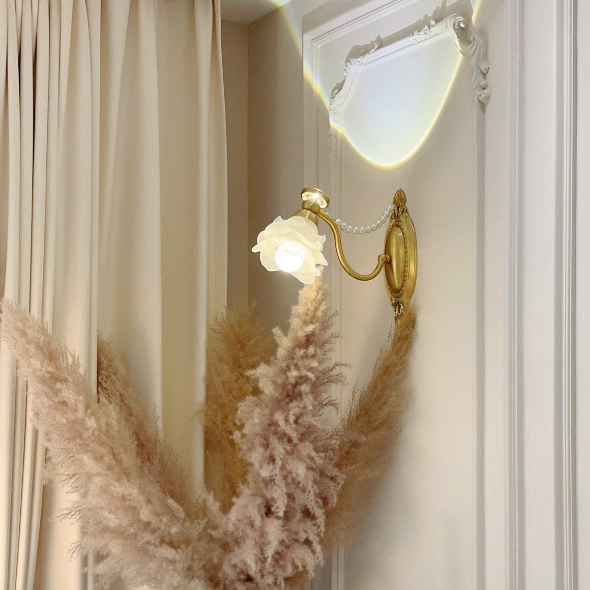 Zoey Brass Floral Wall Lamp