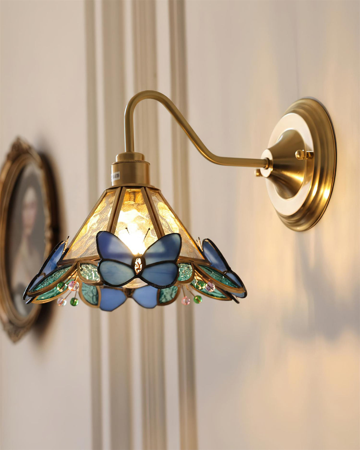 Renanaria Jewel Wall Lamp